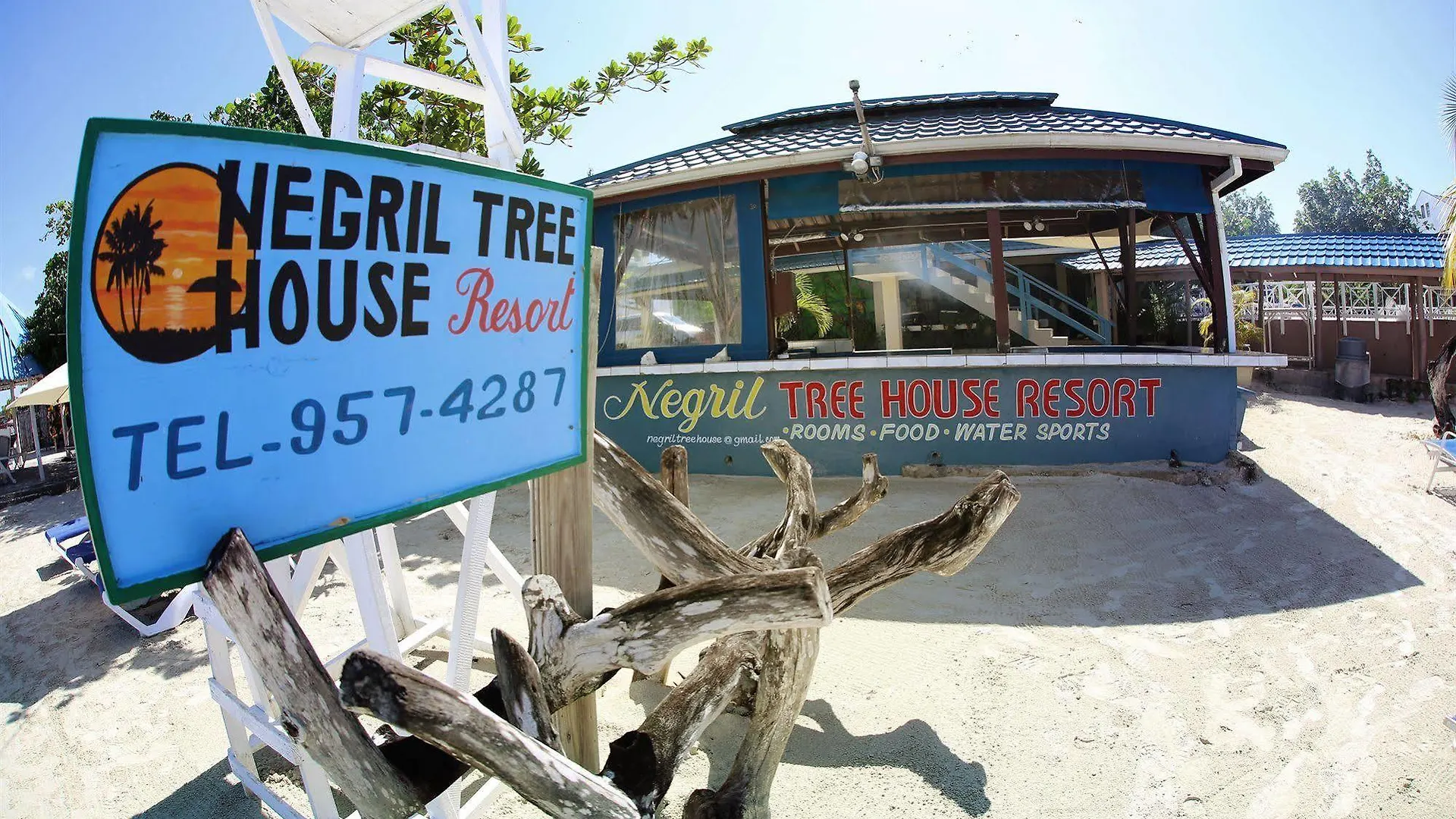 Negril Treehouse Resort 3*,